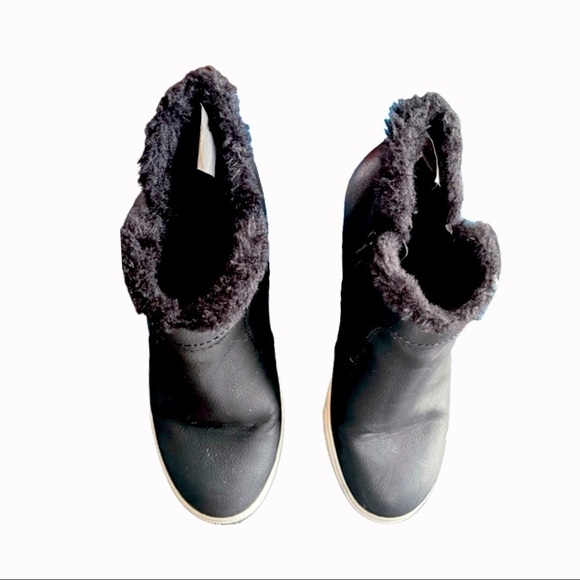 A.N.A. Wedge Booties with faux fur lining. Cozy! - Picture 2 of 10
